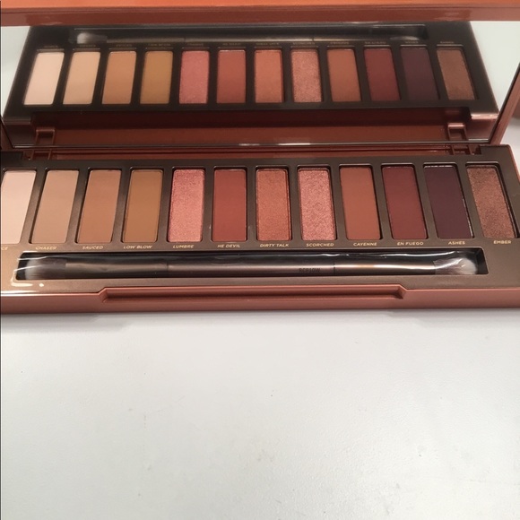 Eyeshadow palette - Picture 5 of 8